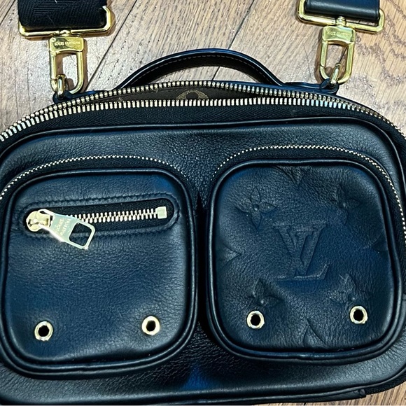 Louis Vuitton Utility Crossbody Noir Black Bag - Picture 2 of 7